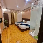 Cairo Plaza, -Suites- Hotel