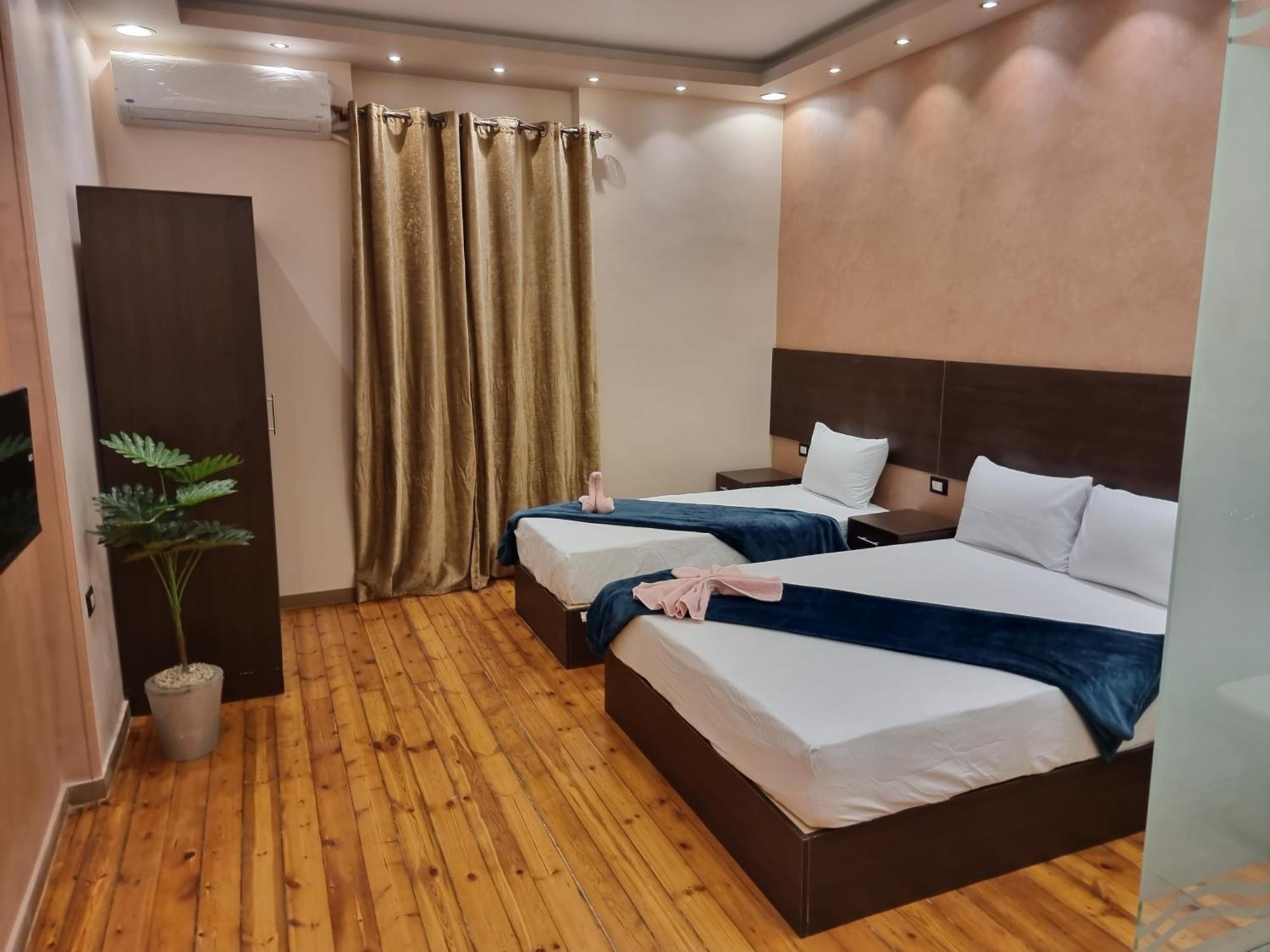 Hotel Plaza, -suites-