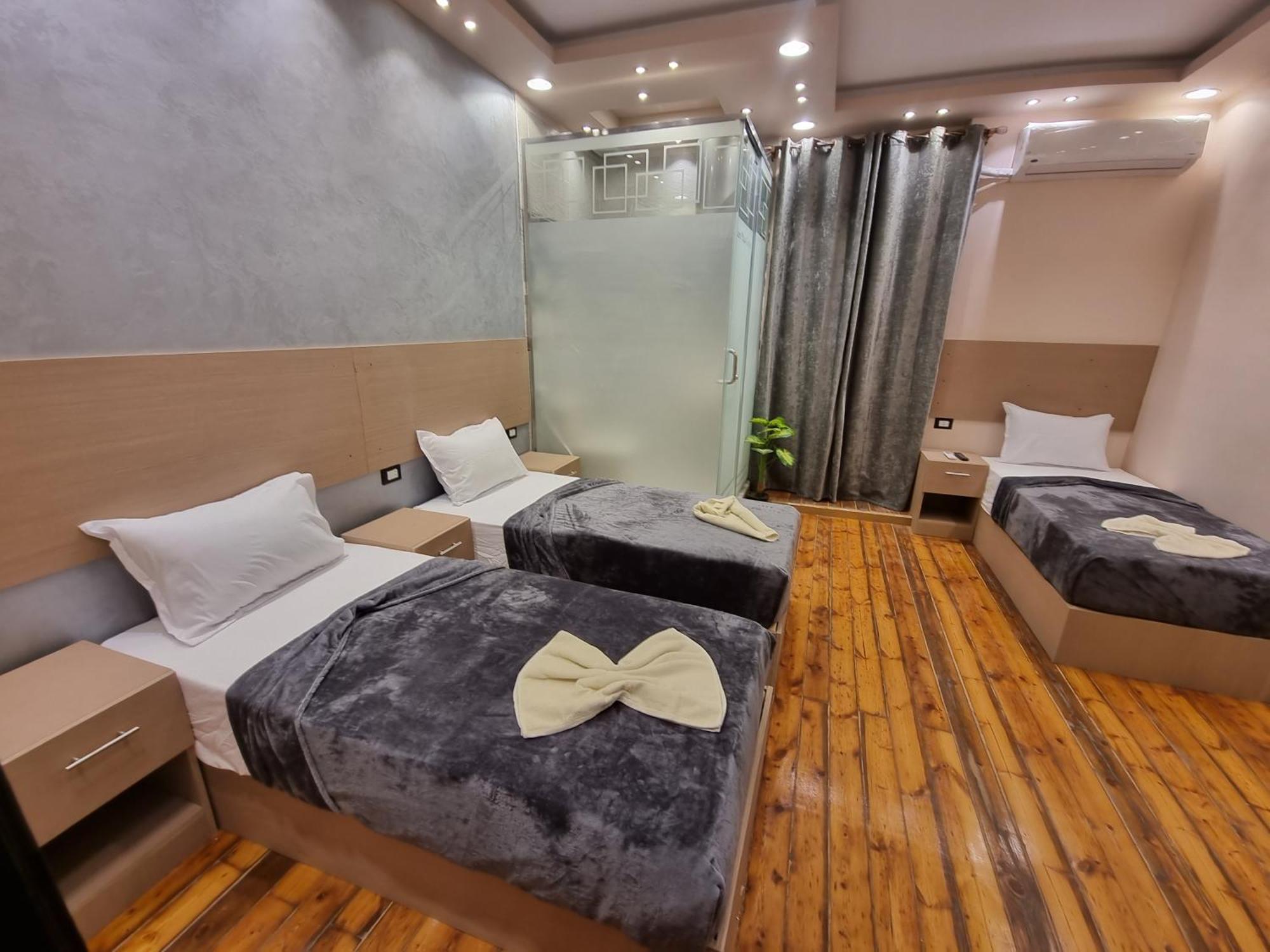 Hotel Plaza, -suites- 4*