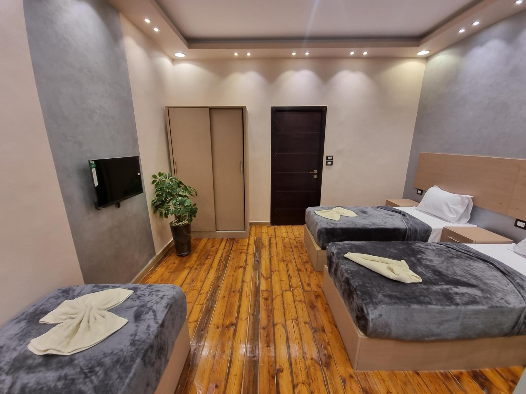 Plaza, -suites- Hotel 4*